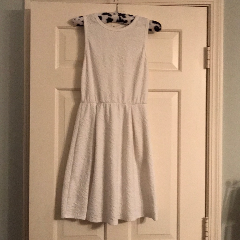 Simple summer sleeveless dress